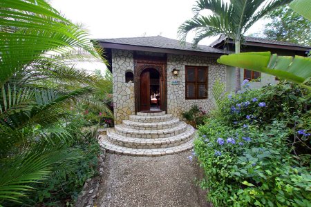 Private Airport Transfers from Montego Bay (MBJ) to Tensing Pen Resort Negril